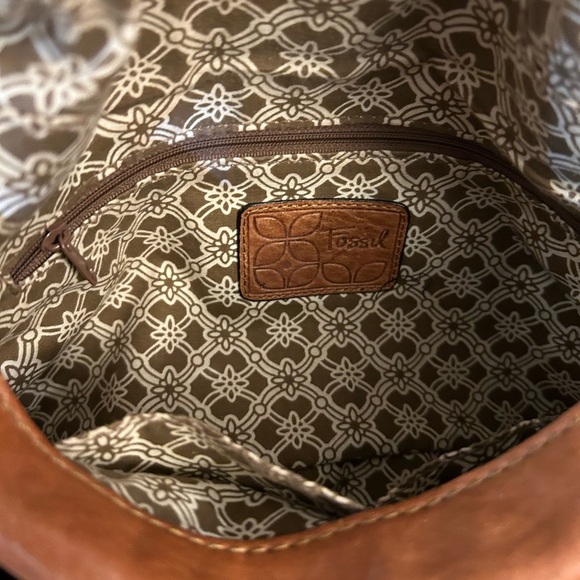 Fossil Rustic Brown Leather 2 in 1 Crossbody/ Shoulder Bag with Vintage Appeal - Picture 13 of 14